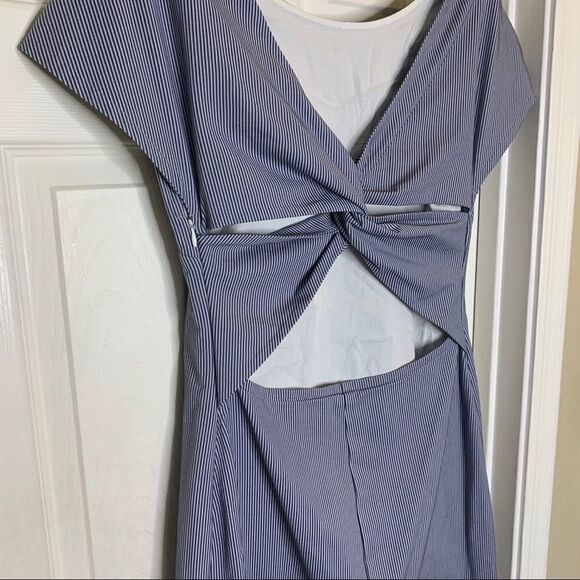 Theory Andrizza Pinstriped Blue Seersucker Dress - Picture 5 of 11